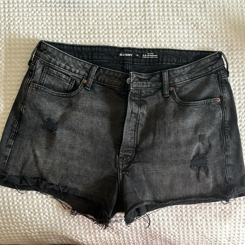 Size 16 old navy denim shorts;all buttons no zipper